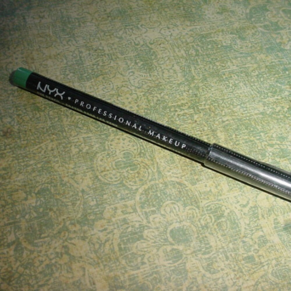 NYX Sealed Eye Pencil TEAL